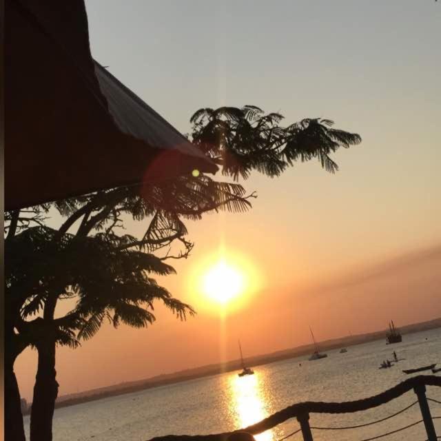 Beachfront M. A.Apartment Dar es Salaam Ngoại thất bức ảnh